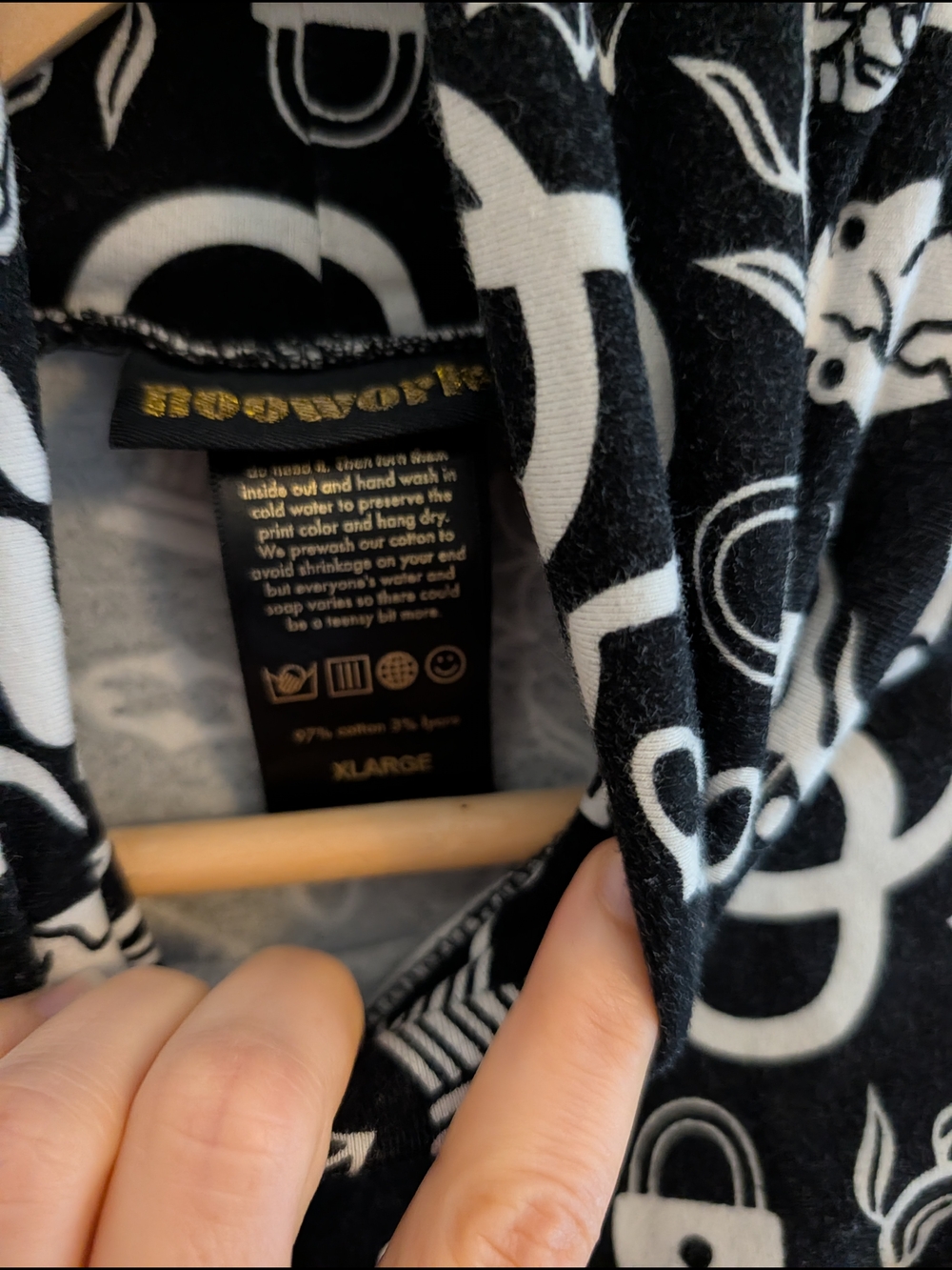 Nooworks Black & White Graphic Turtleneck Top - Picture 3 of 3